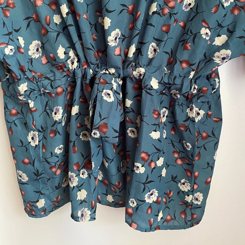 She + Sky Floral V Neck Blouse, Medium - Picture 3 of 6